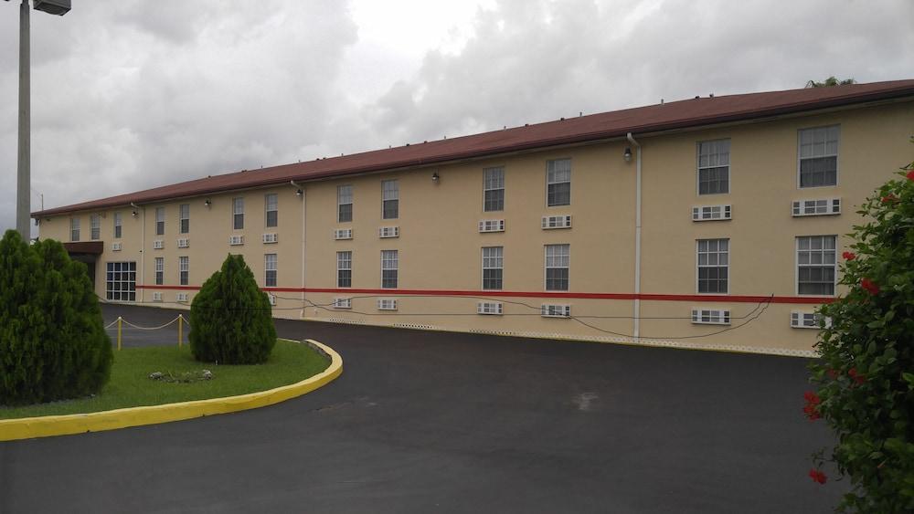 Belmont Inn & Suites Florida City Esterno foto