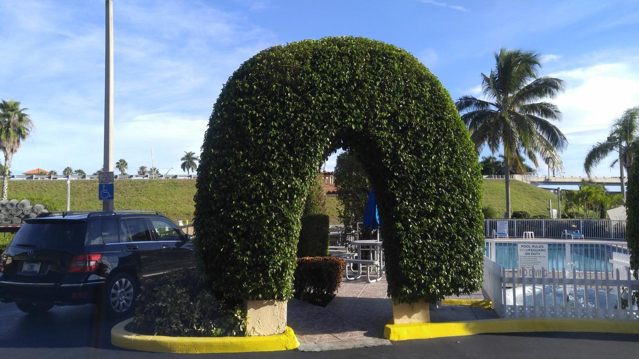 Belmont Inn & Suites Florida City Esterno foto